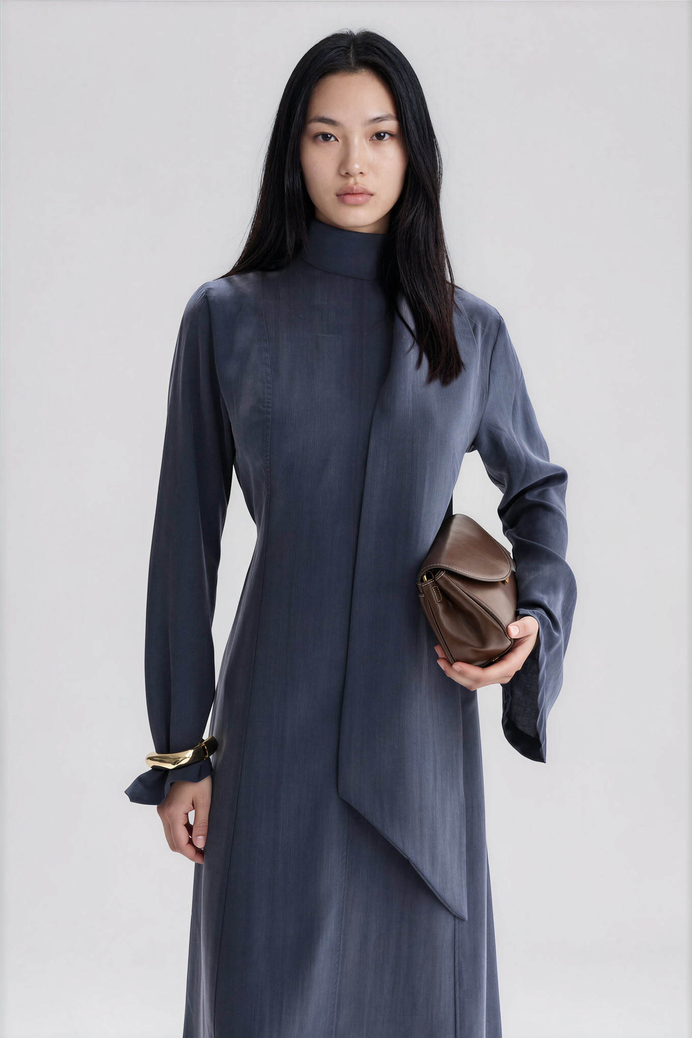 Maxikleid mit Schalkragen