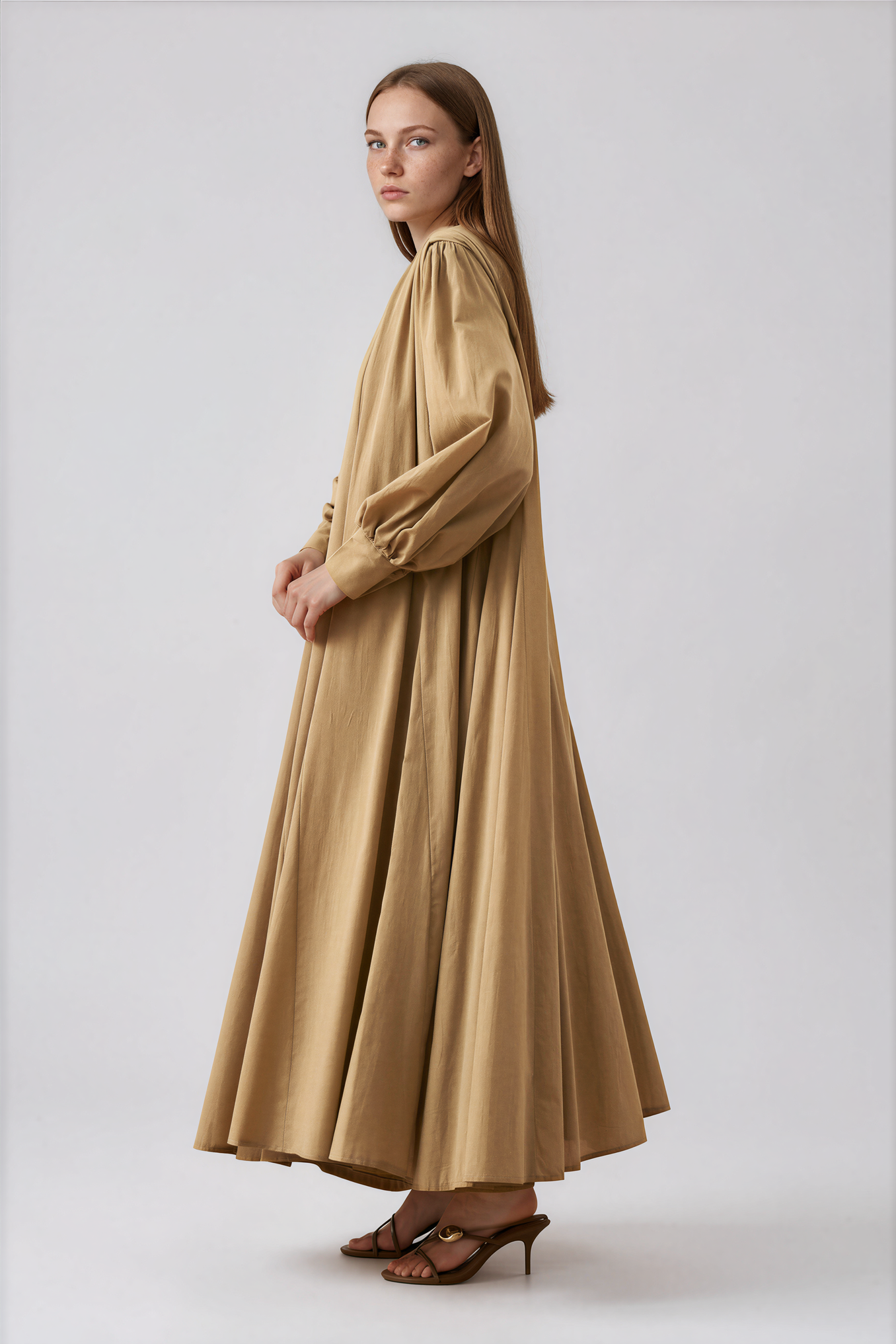 Flowing maxi dress with tie belt