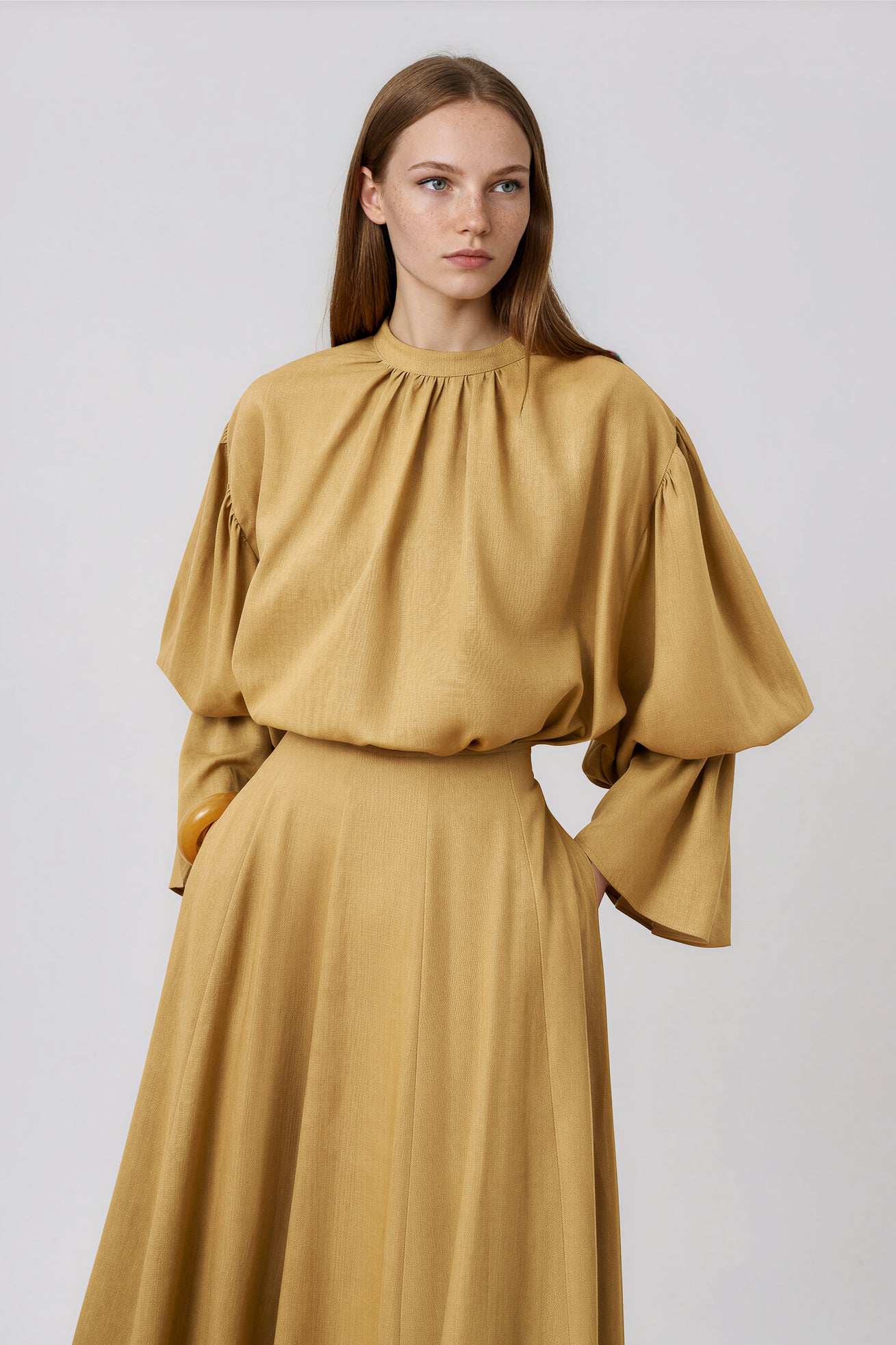 Leinenbluse mit Raffdetails