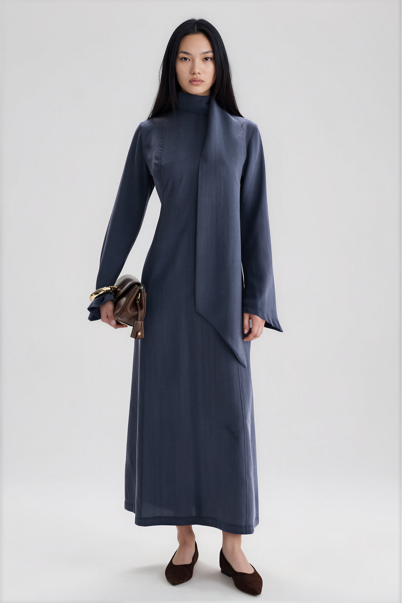 Maxikleid mit Schalkragen