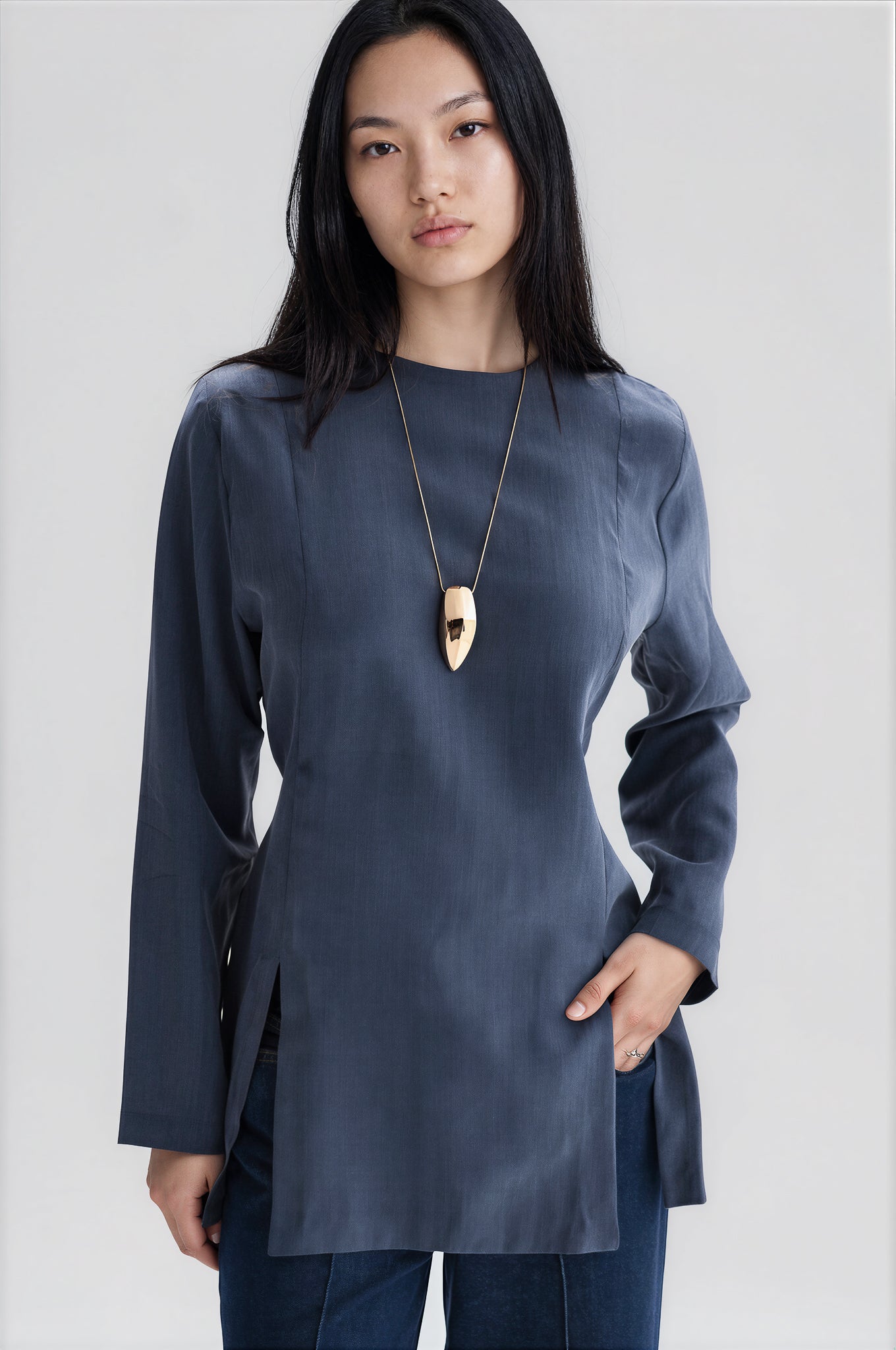 Elegante Bluse mit Seitenschlitzen