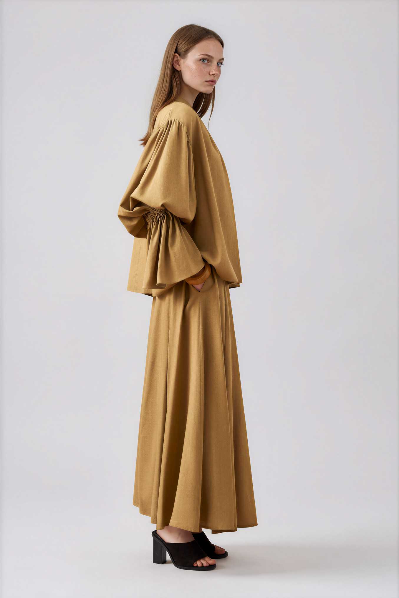 Leinenbluse mit Raffdetails